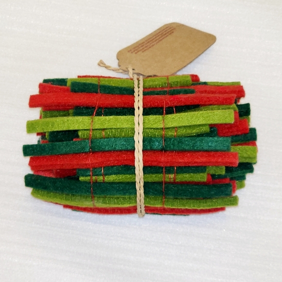 NEW Crate and Barrel Red and Green Felt Scarf Christmas Tree Garland 6 ft - Picture 2 of 6